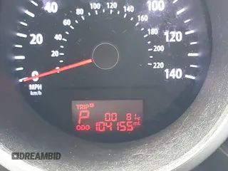 2013 Kia Soul + z VIN KNDJT2A63D7610143, wystawiony jako IAAI lot #42124581 z przebiegiem 104 155 mil mil oraz . Historia ofert i sprzedaży dostępna na DreamBid. Obrazek 15.