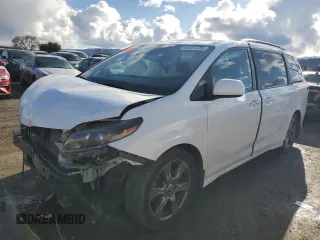 2019 Toyota Sienna SE z VIN 5TDXZ3DCXKS973526, wystawiony jako Copart lot #44277735 z przebiegiem 82 140 mil mil oraz Szkoda całkowita • Salvage title. Historia ofert i sprzedaży dostępna na DreamBid. Obrazek 1.