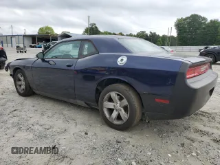 2013 Dodge Challenger SXT z VIN 2C3CDYAG8DH609306, wystawiony jako Copart lot #55772985 z przebiegiem 179 231 mil mil oraz Szkody całkowita. Historia ofert i sprzedaży dostępna na DreamBid. Obrazek 2.
