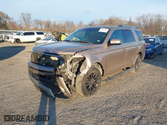 2020 Ford Expedition Limited with VIN 1FMJU1KT2LEA21893, listed as a IAAI auction lot 40957185 with 132,420 mi miles. Bid and sale history available at carsss.com. Image 2.