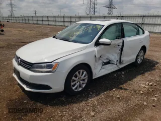 2014 Volkswagen Jetta Sedan SE w/Connectivity with VIN 3VWD07AJ0EM441517, listed as a Copart auction lot 65257454 with 132,987 mi miles and Salvage Title. Bid and sale history available at carsss.com. Image 1.
