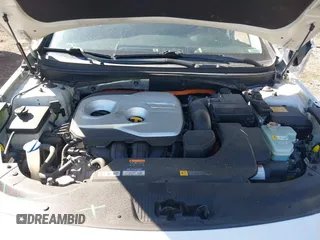 2017 Hyundai Sonata Hybrid Limited with VIN KMHE34L38HA069417, listed as a IAAI auction lot 41699882 with 140,743 mi miles. Bid and sale history available at carsss.com. Image 10.