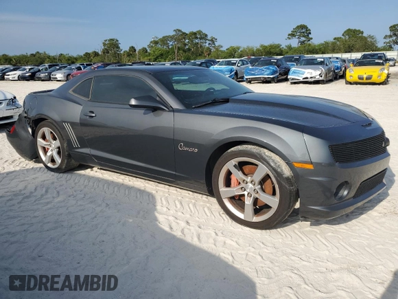 2010 Chevrolet Camaro 2SS z VIN 2G1FT1EW2A9178805, wystawiony jako Copart lot #64282813 z przebiegiem 87 771 mil mil oraz Szkody całkowita. Historia ofert i sprzedaży dostępna na DreamBid. Obrazek 4.