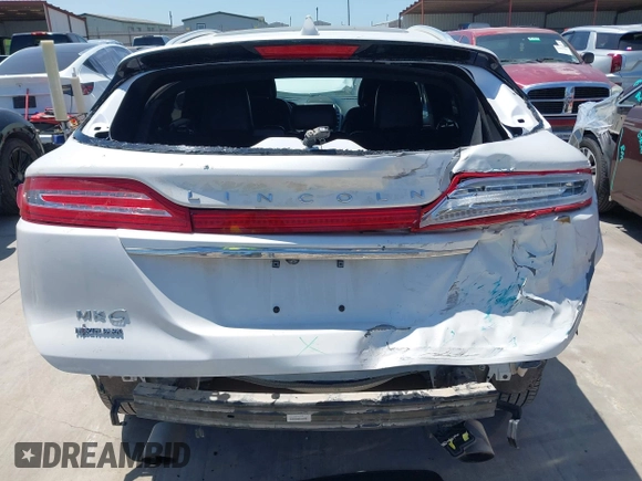 2019 Lincoln MKC Reserve с VIN 5LMCJ3C93KUL35294, выставлен на аукционе IAAI как лот 41978877 с пробегом 41 855 миль миль и . История ставок и продаж доступна на DreamBid. Изображение 17.