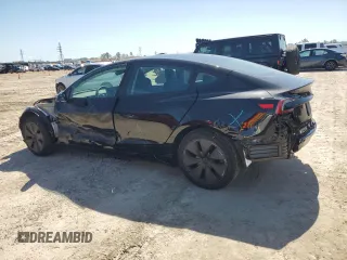 2024 Tesla Model 3 z VIN 5YJ3E1EA3RF872810, wystawiony jako Copart lot #46871445 z przebiegiem 2 725 mil mil oraz Szkoda całkowita • Salvage title. Historia ofert i sprzedaży dostępna na DreamBid. Obrazek 2.