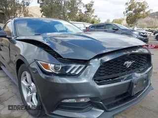 2017 Ford Mustang V6 z VIN 1FA6P8AM8H5336232, wystawiony jako IAAI lot #42089034 z przebiegiem 72 257 mil mil oraz . Historia ofert i sprzedaży dostępna na DreamBid. Obrazek 6.