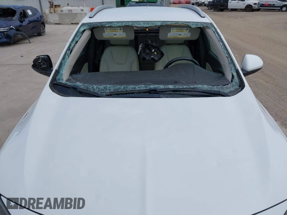2020 Buick Encore GX Select with VIN KL4MMDSL0LB131551, listed as a IAAI auction lot 42023982 with 28,528 mi miles and . Bid and sale history available at DreamBid. Image 6.