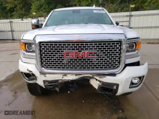2015 GMC Sierra 2500HD Denali with VIN 1GT120EGXFF591111, listed as a Copart auction lot 74296454 with 92,693 mi miles and Salvage Title. Bid and sale history available at carsss.com. Image 5.
