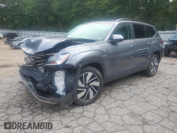 2024 Volkswagen Atlas SE with VIN 1V2KR2CA6RC559352, listed as a Copart auction lot 62817135 with 20,140 mi miles and Salvage title. Bid and sale history available at DreamBid. Image 1.