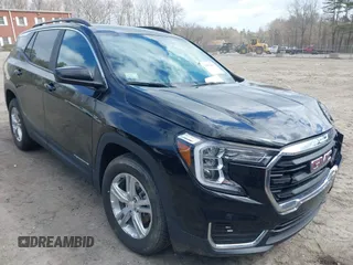 2023 GMC Terrain SLE z VIN 3GKALTEG1PL220672, wystawiony jako IAAI lot #41902965 z przebiegiem 27 214 mil mil oraz . Historia ofert i sprzedaży dostępna na DreamBid. Obrazek 1.