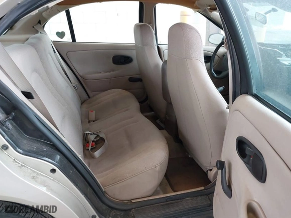 2002 Saturn SL with VIN 1G8ZH52852Z155698, listed as a IAAI auction lot 41712058 with 90,150 mi miles. Bid and sale history available at carsss.com. Image 8.