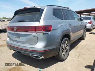 2024 Volkswagen Atlas SE with VIN 1V2HR2CA2RC568429, listed as a IAAI auction lot 42371188 with 18,903 mi miles and . Bid and sale history available at DreamBid. Image 4.