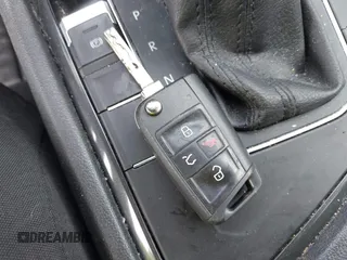2020 Volkswagen Tiguan S с VIN 3VV1B7AX5LM151924, выставлен на аукционе IAAI как лот 42084869 с пробегом 74 176 миль миль и . История ставок и продаж доступна на DreamBid. Изображение 11.