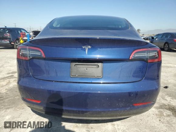 2023 Tesla Model 3 z VIN 5YJ3E1EA6PF649934, wystawiony jako Copart lot #47597395 z przebiegiem Nie podano mil oraz Szkoda całkowita • Salvage title. Historia ofert i sprzedaży dostępna na DreamBid. Obrazek 6.