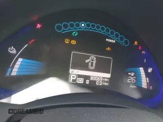 2013 Nissan LEAF SL z VIN 1N4AZ0CP5DC405445, wystawiony jako IAAI lot #42476859 z przebiegiem 80 069 mil mil oraz . Historia ofert i sprzedaży dostępna na DreamBid. Obrazek 13.