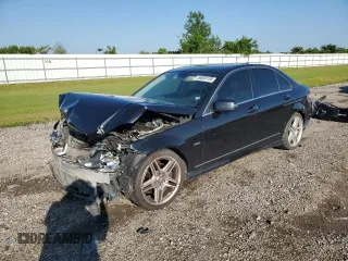 2012 Mercedes-Benz C 250 Sport z VIN WDDGF4HB5CA652823, wystawiony jako Copart lot #56609155 z przebiegiem 184 525 mil mil oraz Szkoda całkowita • Salvage title. Historia ofert i sprzedaży dostępna na DreamBid. Obrazek 1.