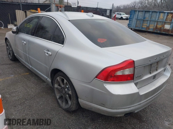 2010 Volvo S80 I6 Turbo with VIN YV1992AHXA1129771, listed as a IAAI auction lot 41526677 with 236,774 mi miles. Bid and sale history available at carsss.com. Image 3.