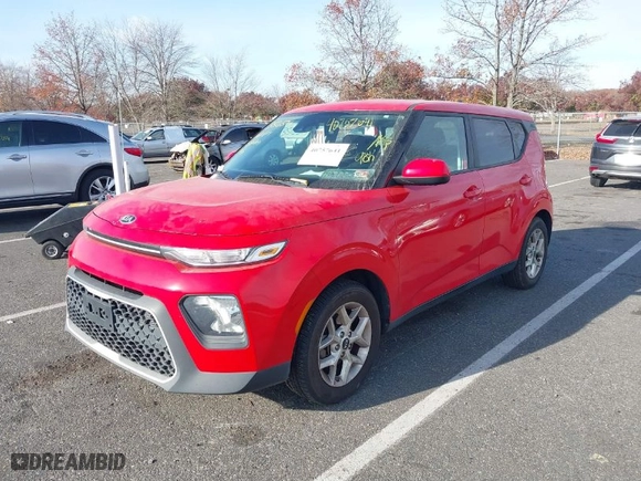 2020 Kia Soul LX with VIN KNDJ23AU1L7709369, listed as a IAAI auction lot 40757641 with 98,267 mi miles. Bid and sale history available at carsss.com. Image 2.
