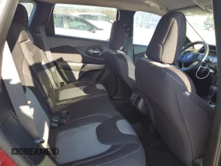 2017 Jeep Cherokee Sport z VIN 1C4PJLAS7HW650031, wystawiony jako Copart lot #43588935 z przebiegiem 110 090 mil mil oraz Szkoda całkowita • Salvage title. Historia ofert i sprzedaży dostępna na DreamBid. Obrazek 12.
