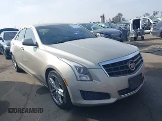 2013 Cadillac ATS z VIN 1G6AA5RX0D0156806, wystawiony jako IAAI lot #41462134 z przebiegiem 138 323 mil mil oraz . Historia ofert i sprzedaży dostępna na DreamBid. Obrazek 1.