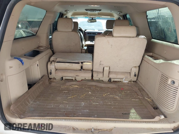 2014 GMC Yukon XL SLT with VIN 1GKS1KE00ER125405, listed as a IAAI auction lot 41609280 with 221,690 mi miles. Bid and sale history available at carsss.com. Image 17.