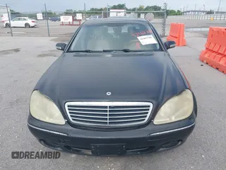2001 Mercedes-Benz S 320/430/500 z VIN WDBNG75J81A155496, wystawiony jako IAAI lot #42462708 z przebiegiem Nie podano mil oraz . Historia ofert i sprzedaży dostępna na DreamBid. Obrazek 6.