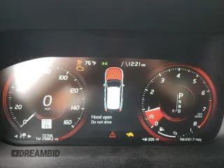 2018 Volvo XC60 Momentum with VIN LYV102RK6JB105943, listed as a Copart auction lot 60496055 with 72,706 mi miles and Salvage title. Bid and sale history available at DreamBid. Image 9.
