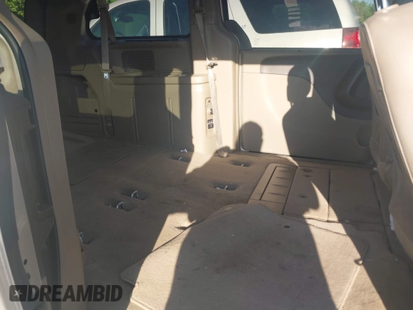 2014 Chrysler Town & Country Touring with VIN 2C4RC1BG7ER277126, listed as a IAAI auction lot 42072934 with 81,307 mi miles and . Bid and sale history available at DreamBid. Image 8.