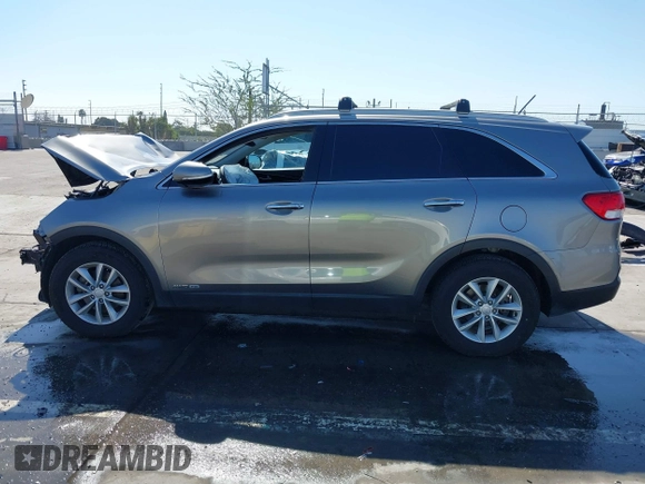 2018 Kia Sorento LX V6 with VIN 5XYPGDA57JG344609, listed as a IAAI auction lot 41626989 with 1 mi miles. Bid and sale history available at carsss.com. Image 14.