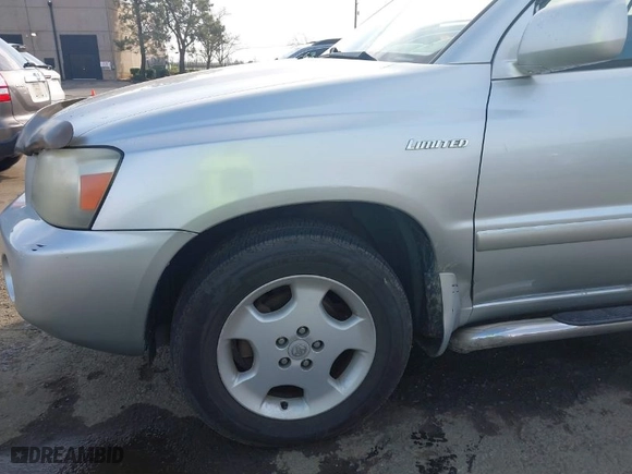 2005 Toyota Highlander with VIN JTEDP21A650061727, listed as a IAAI auction lot 41393126 with 314,688 mi miles. Bid and sale history available at carsss.com. Image 6.