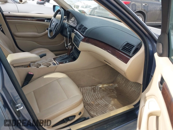 2005 BMW 3 Series 325i with VIN WBAET37445NJ85538, listed as a IAAI auction lot 41872686 with 121,237 mi miles. Bid and sale history available at carsss.com. Image 5.
