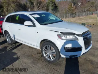 2014 Audi Q7 3.0T Premium Plus with VIN WA1LGAFE8ED019231, listed as a IAAI auction lot 41713529 with 126,147 mi miles. Bid and sale history available at carsss.com. Image 1.