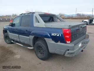 2002 Chevrolet Avalanche with VIN 3GNEK13T62G127112, listed as a IAAI auction lot 41817568 with 180,672 mi miles. Bid and sale history available at carsss.com. Image 3.