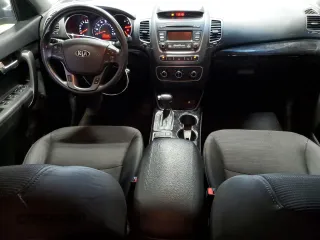 2015 Kia Sorento LX with VIN 5XYKTCA6XFG604470, listed as a Copart auction lot 64114015 with 130,704 mi miles and Clean title. Bid and sale history available at DreamBid. Image 8.