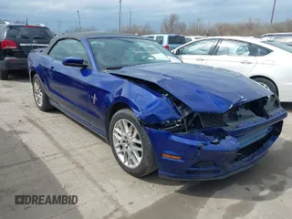 2014 Ford Mustang V6 with VIN 1ZVBP8EM4E5309119, listed as a IAAI auction lot 41767811 with 75,602 mi miles. Bid and sale history available at carsss.com. Image 1.
