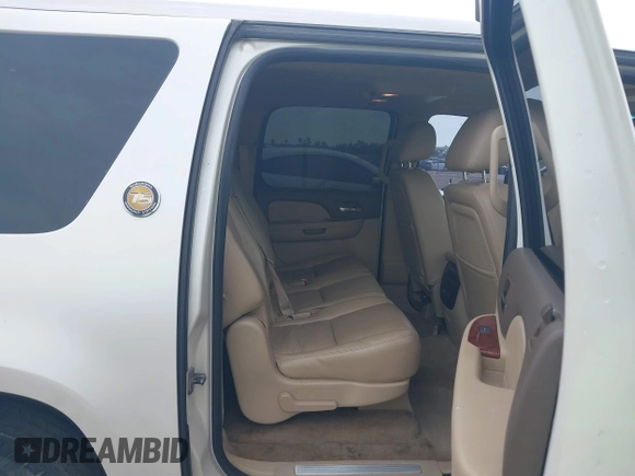 2010 Chevrolet Suburban LTZ with VIN 1GNUCKE03AR248244, listed as a IAAI auction lot 41677238 with 184,698 mi miles. Bid and sale history available at carsss.com. Image 8.