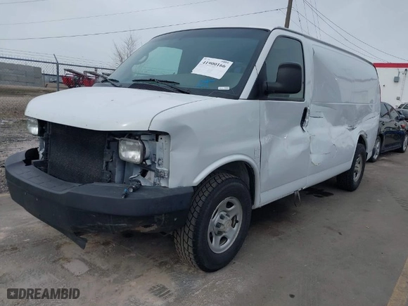 2007 Chevrolet Express Cargo Van with VIN 1GCFG15X671194331, listed as a IAAI auction lot 41900166 with 207,529 mi miles. Bid and sale history available at carsss.com. Image 2.