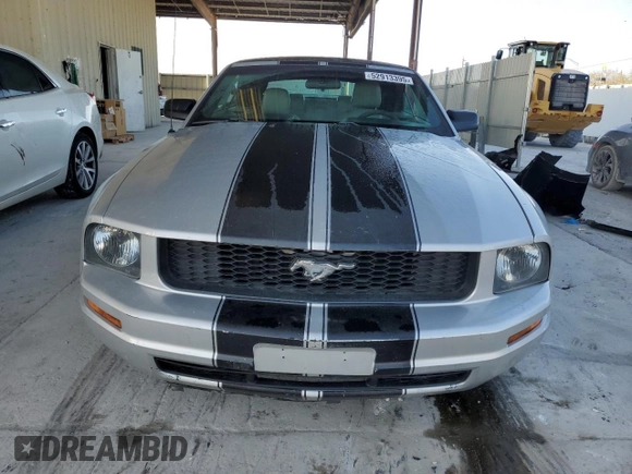2005 Ford Mustang Deluxe with VIN 1ZVFT84N155186984, listed as a Copart auction lot 52913395 with 264,052 mi miles and Salvage Title. Bid and sale history available at carsss.com. Image 5.