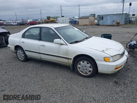 1996 Honda Accord LX with VIN 1HGCD5635TA031485, listed as a IAAI auction lot 42132216 with 158,686 mi miles and . Bid and sale history available at carsss.com. Image 1.