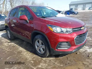 2021 Chevrolet Trax LS with VIN KL7CJNSB9MB358288, listed as a IAAI auction lot 41610891 with 33,390 mi miles. Bid and sale history available at carsss.com. Image 1.