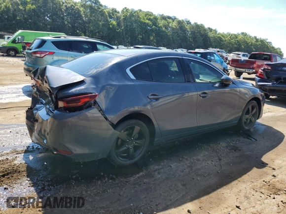 2022 Mazda 3 Carbon Edition z VIN JM1BPACL1N1506356, wystawiony jako Copart lot #58228434 z przebiegiem 96 855 mil mil oraz Szkoda całkowita • Salvage title. Historia ofert i sprzedaży dostępna na DreamBid. Obrazek 3.