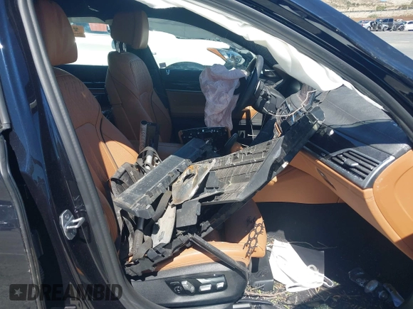 2020 BMW 7 Series 750i xDrive с VIN WBA7U2C02LGJ59766, выставлен на аукционе IAAI как лот 42259594 с пробегом 27 540 миль миль и . История ставок и продаж доступна на DreamBid. Изображение 5.
