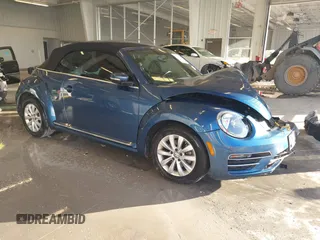 2018 Volkswagen Beetle S с VIN 3VW5DAAT2JM515005, выставлен на аукционе IAAI как лот 41093518 с пробегом Не указан миль и . История ставок и продаж доступна на DreamBid. Изображение 1.