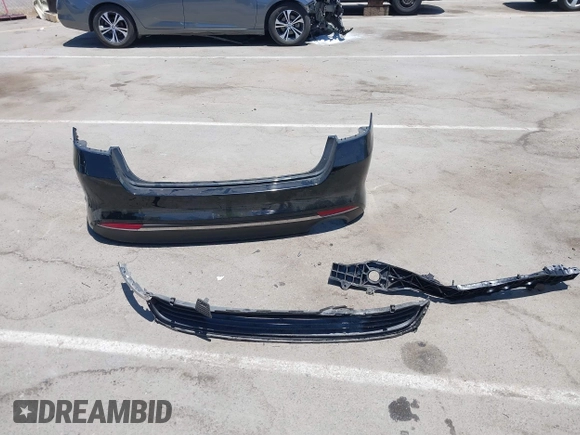 2017 Kia Optima LX z VIN 5XXGT4L39HG126838, wystawiony jako IAAI lot #42487934 z przebiegiem 108 905 mil mil oraz . Historia ofert i sprzedaży dostępna na DreamBid. Obrazek 12.