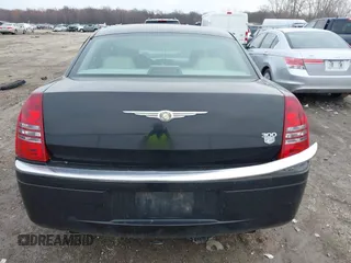 2006 Chrysler 300 C with VIN 2C3KA63H06H189591, listed as a IAAI auction lot 41810691 with 184,465 mi miles. Bid and sale history available at carsss.com. Image 17.
