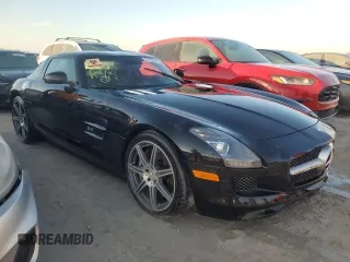 2011 Mercedes-Benz SLS AMG SLS AMG z VIN WDDRJ7HA6BA002512, wystawiony jako Copart lot #72158674 z przebiegiem Nie podano mil oraz Szkody całkowita. Historia ofert i sprzedaży dostępna na DreamBid. Obrazek 4.