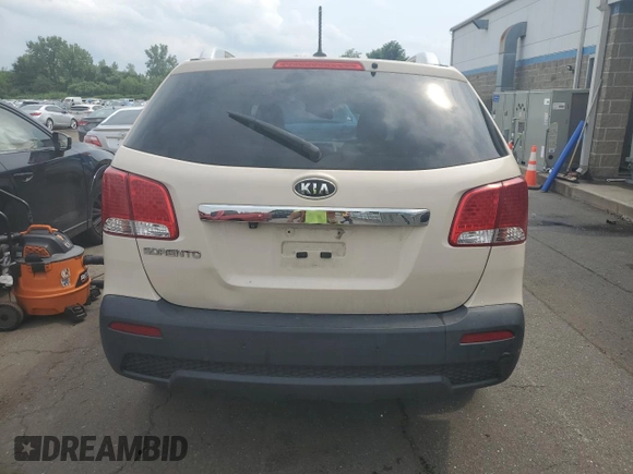 2011 Kia Sorento LX with VIN 5XYKTDA24BG141822, listed as a Copart auction lot 61693074 with 168,509 mi miles and Salvage Title. Bid and sale history available at carsss.com. Image 6.