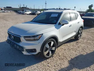 2021 Volvo XC40 Momentum with VIN YV4162UK5M2423299, listed as a IAAI auction lot 41940996 with 50,304 mi miles and . Bid and sale history available at DreamBid. Image 2.