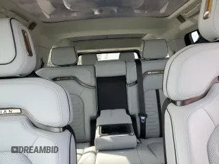 2023 Rivian R1S Adventure z VIN 7PDSGABA5PN010593, wystawiony jako Copart lot #52508835 z przebiegiem 16 962 mil mil oraz Szkody całkowita. Historia ofert i sprzedaży dostępna na DreamBid. Obrazek 10.