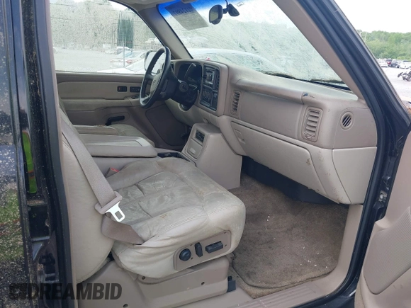 2002 Chevrolet Tahoe LT with VIN 1GNEC13Z02R272809, listed as a IAAI auction lot 42124897 with 191,768 mi miles. Bid and sale history available at carsss.com. Image 5.
